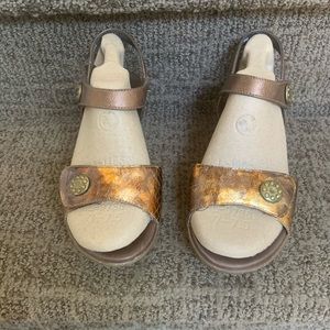 Munro Sandals